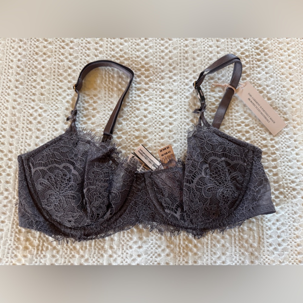 Victorias Secrets Dream Angels puSh-Up
without padding Lace Underwire Bra 32c
